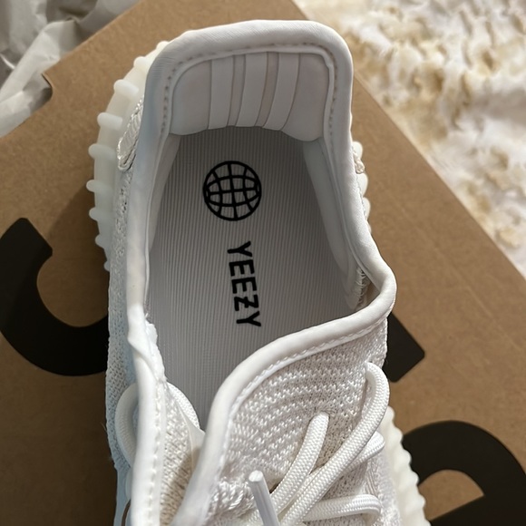 Brand new never worn YEEZY 350 v2 in color Bone - Picture 4 of 6